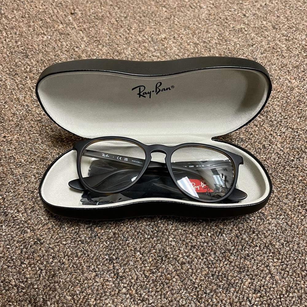 Ray-Ban Women's Erika Round Havana glasses